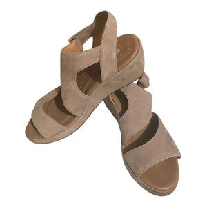Clarks unstructured wedge sandals